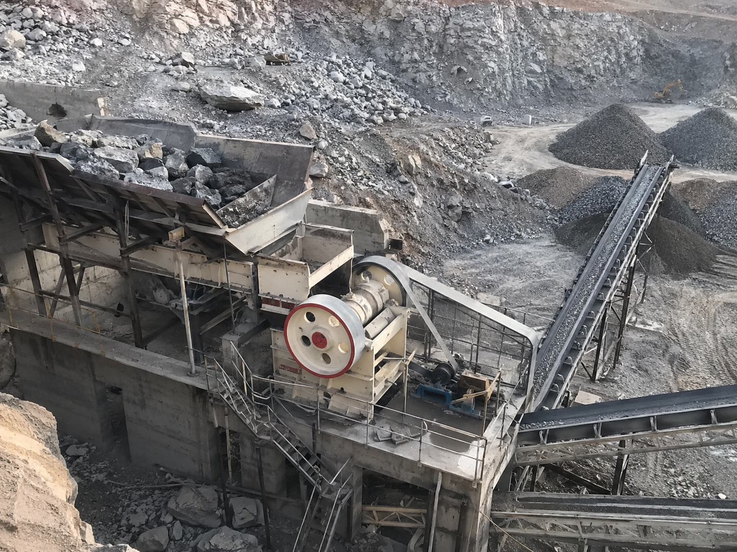 PE series jaw crusher for limestone granite basalt river stone and construction rock primary crushing line