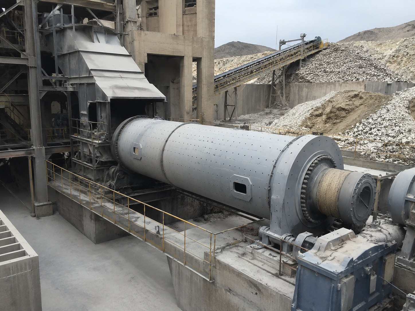 Tube mill for cement raw material grinding, limestone powder, clay, cement meal, and building material processing